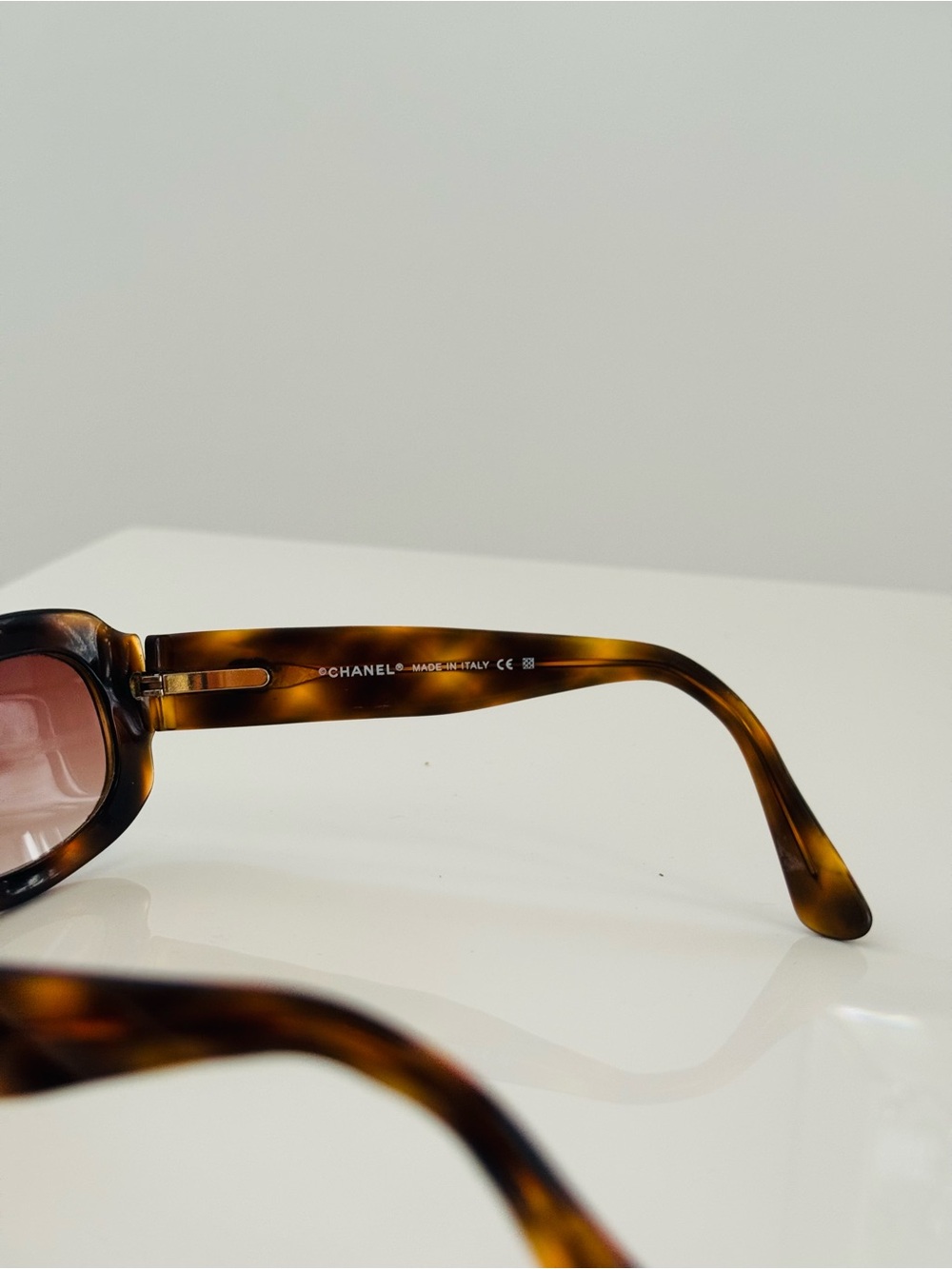 Vintage ✨ Authentic Chanel tortoise sunglasses - Picture 4 of 6